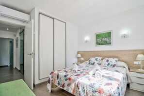 3 bedrooms, in-room safe, iron/ironing board, free WiFi