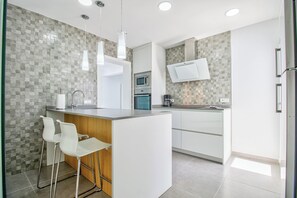 Fridge, microwave, oven, dishwasher