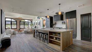 Fridge, microwave, oven, dishwasher