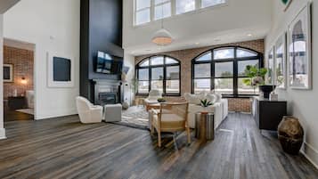 Smart TV, fireplace, offices