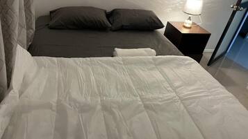 2 bedrooms, iron/ironing board, WiFi, bed sheets