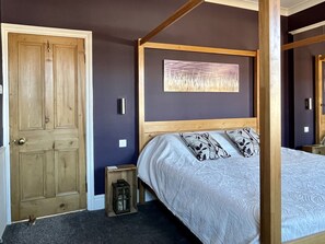 2 Schlafzimmer, Schreibtisch, Bügeleisen/Bügelbrett, kostenloses WLAN
