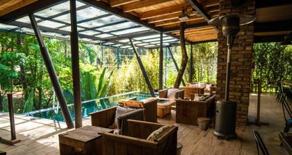 Pistache Beautiful Lodge in the Woods With