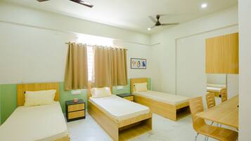 Desk, laptop workspace, soundproofing, free WiFi