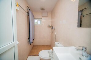 Free toiletries, bidet, towels, soap - Majheri Resort and Spa (Pokhara)