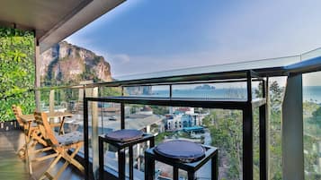 Apartment, 2 Bedrooms, Accessible, Balcony | Outdoor dining