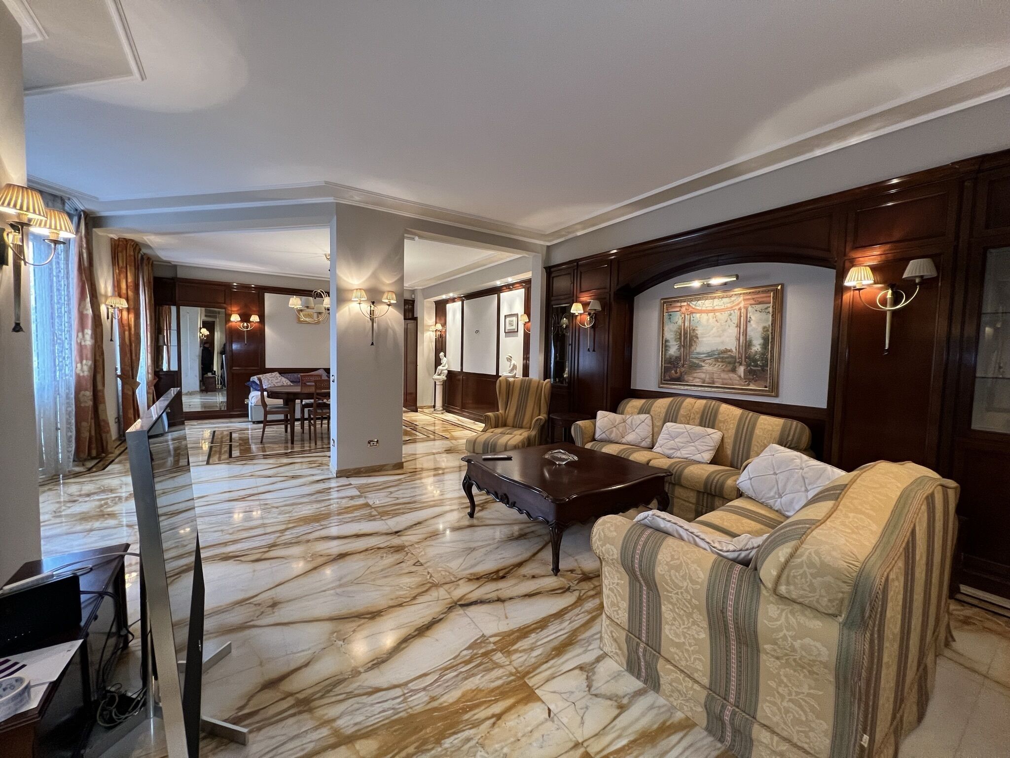 Luxury Apartment conveniently connected to the center of Milan