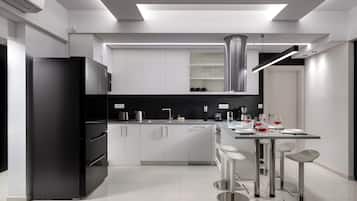 Apartment, 3 Bedrooms, Smoking, Balcony | Interior