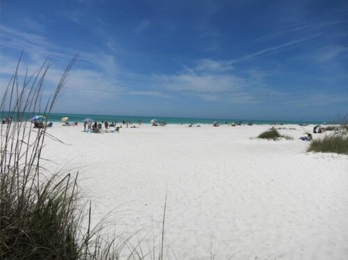 Beautiful Northshore Beauty- 5 Bed-4ba Private Pool Great Location