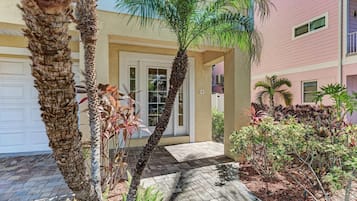 House, 5 Bedrooms, Private Pool | Property entrance