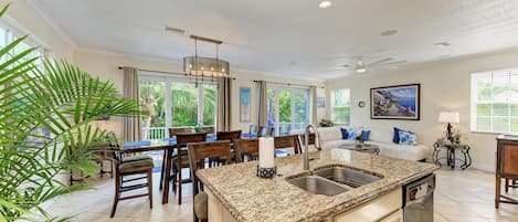 House, 5 Bedrooms, Private Pool | Dining room
