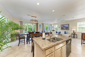 House, 5 Bedrooms, Private Pool | Dining room