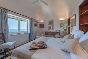 4 chambres, fer et planche à repasser, Wi-Fi gratuit, draps fournis