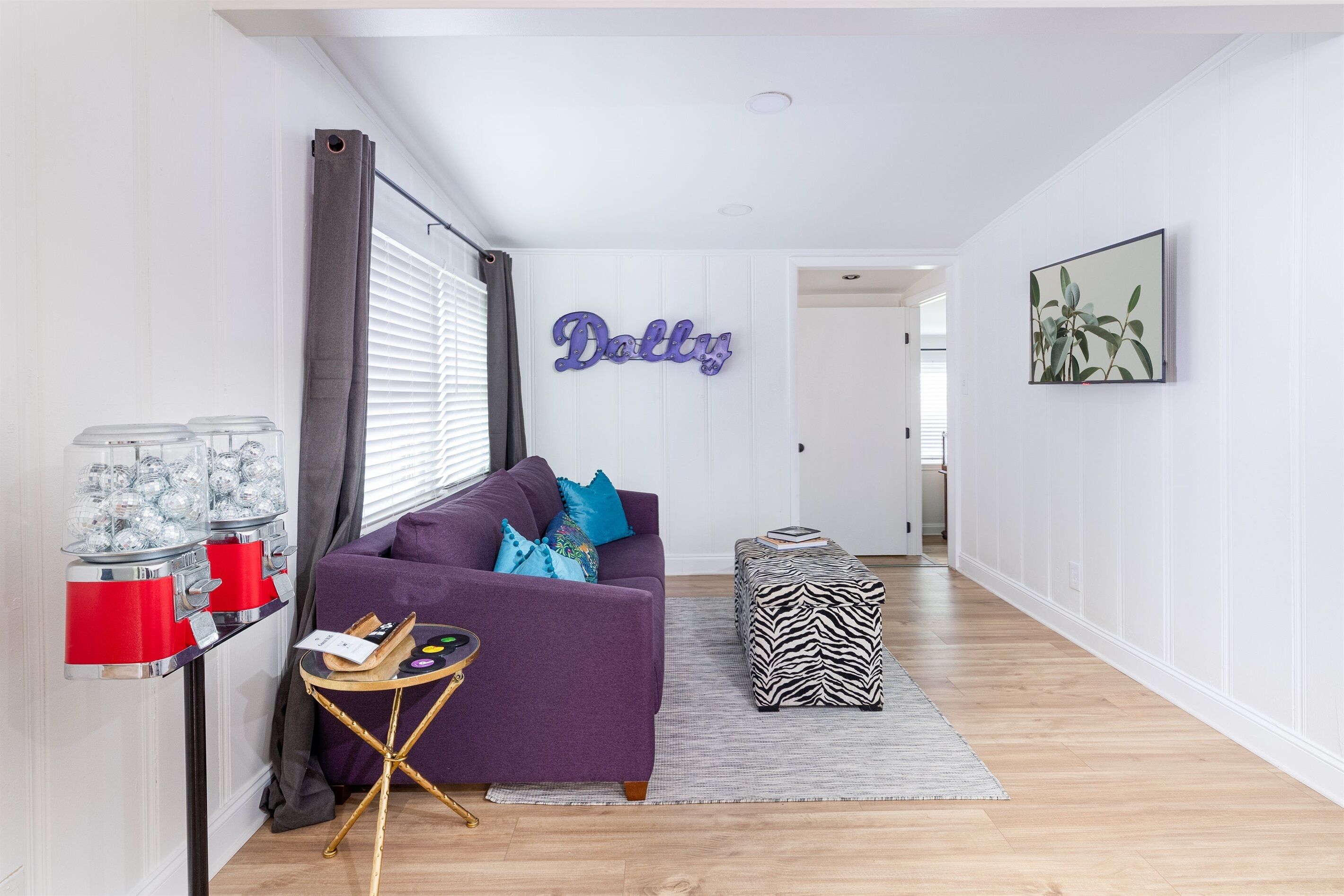 Minutes to Opry, Airport & Broadway/Honky-Tonk Row