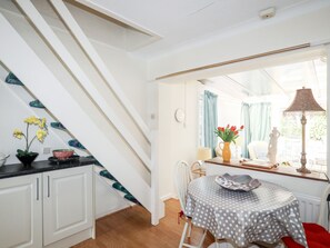 Dining - Berllys (Criccieth)