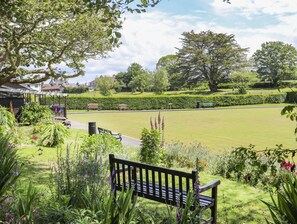 Property grounds - Berllys (Criccieth)