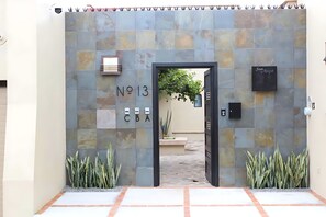 Nhà, 2 phòng ngủ, hút thuốc, ban công | Chi tiết ngoại thất