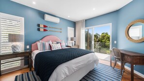 4 bedrooms, WiFi - Surfside - 1min to the beach, ocean views w/heated swimming pool (Sunshine Beach)