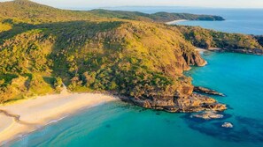 Beach nearby - Villa Isabelle - Sunshine Beach - Views - Pool (Sunshine Beach)