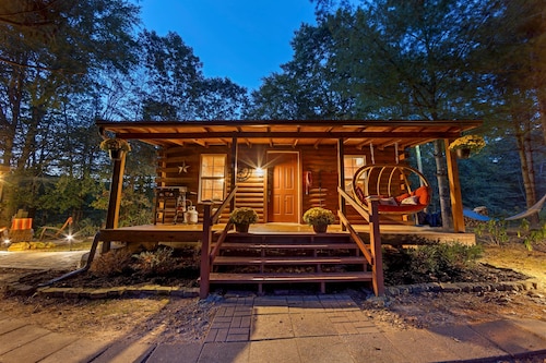 Lux Tranquil Escape! Sauna,Hot Tub,Dog Welcoming!