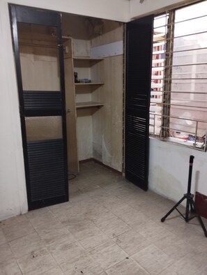 House, 4 Bedrooms, Smoking, Balcony | Interior - House for Rent Well Located (Guadalajara)