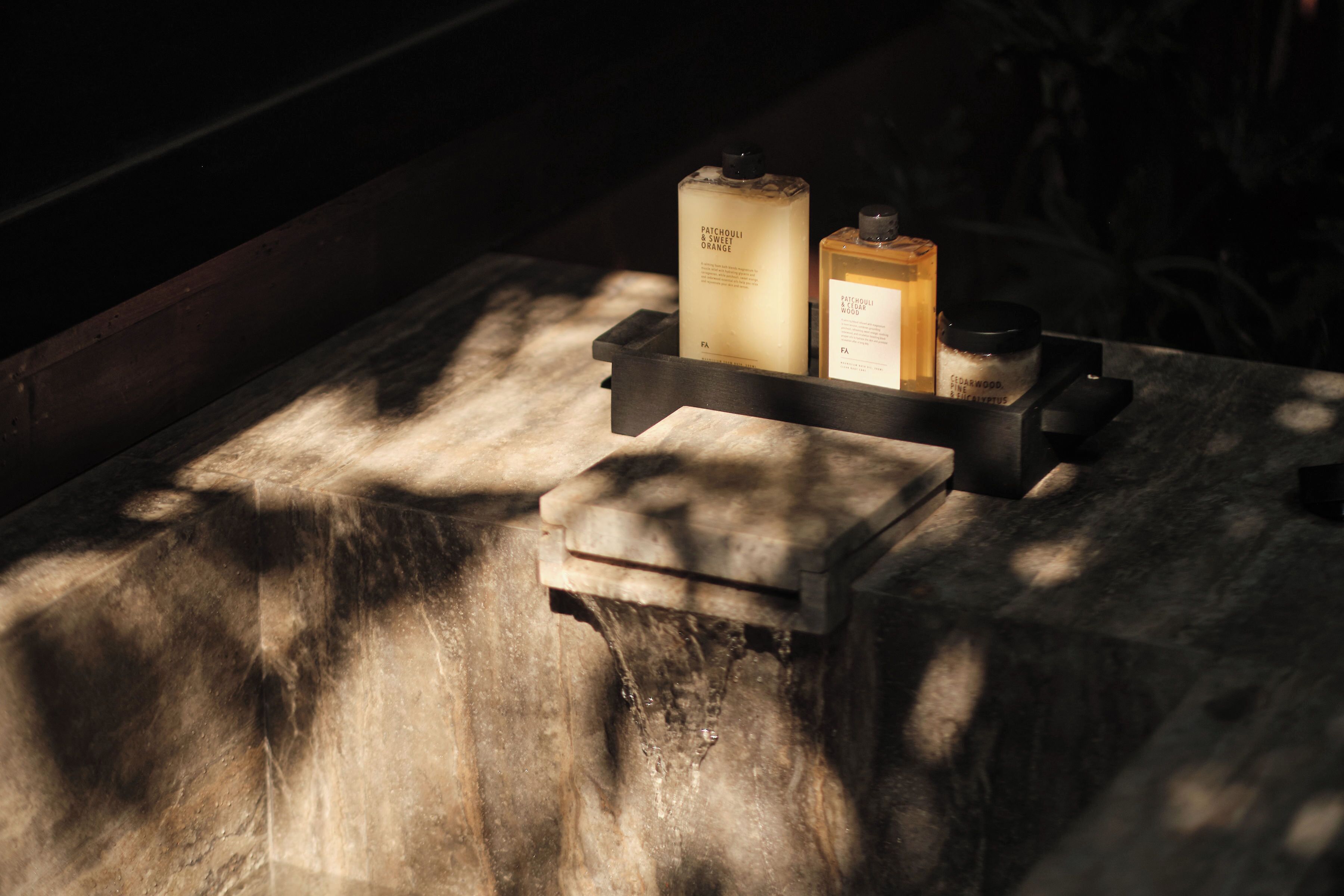 Photo - Further Hotel