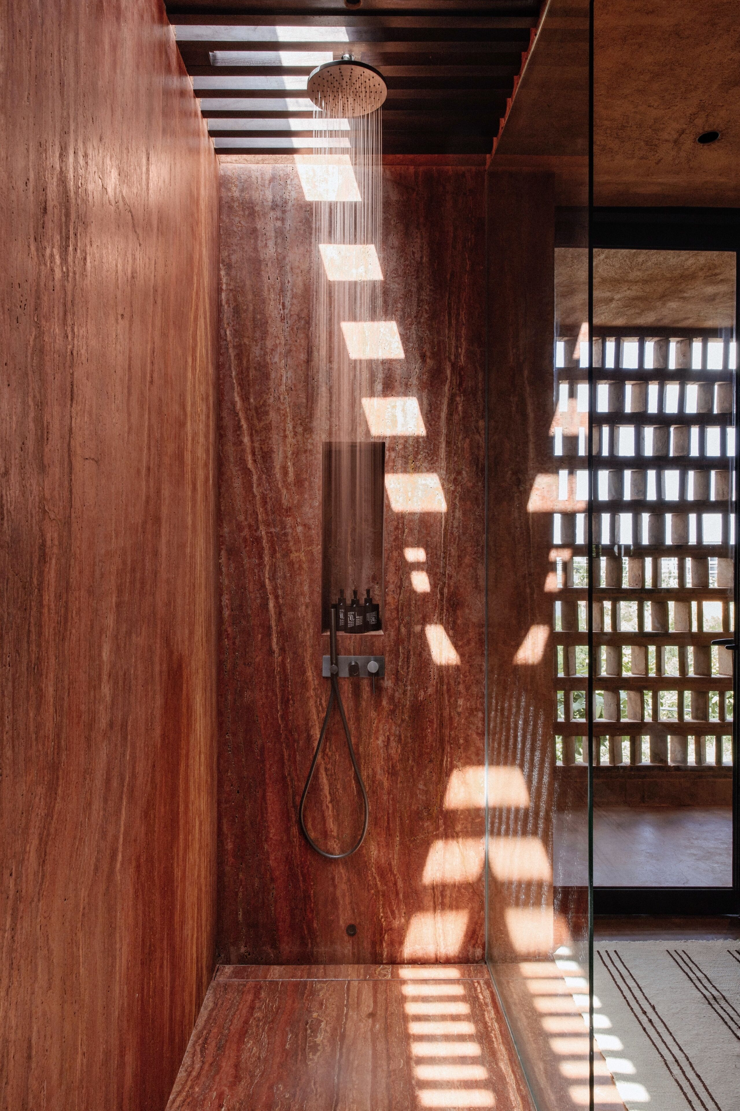 Photo - Further Hotel