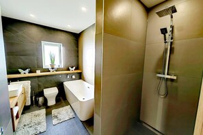 Villa | Bathroom | Separate tub and shower, deep soaking tub, hair dryer, towels