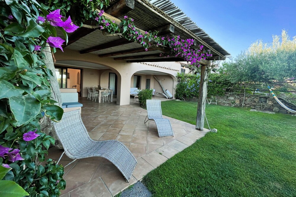 Seaside villa in Porto Cervo, with large garden and breathtaking view