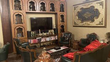 Área de estar no saguão