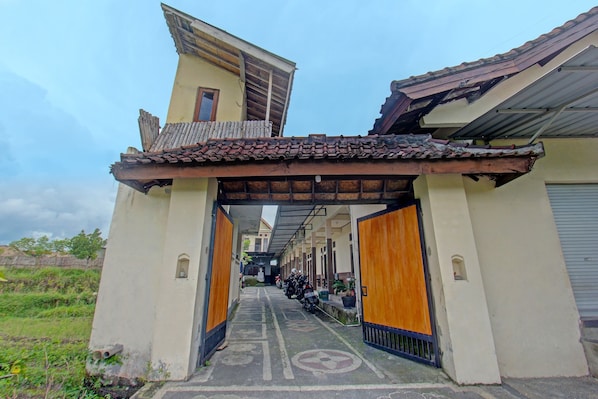 Exterior - Hotel O Diwi Homestay (Janapria)