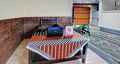 SPOT ON 91981 Diwi Homestay