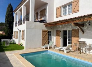 Ulkouima-allas, lämmitetty uima-allas