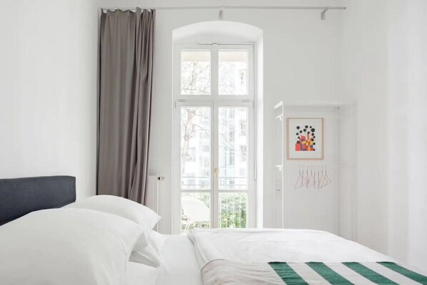2 bedrooms, desk, iron/ironing board, free WiFi