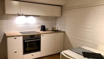 Refrigerador, horno, parrilla de estufa y lavavajillas