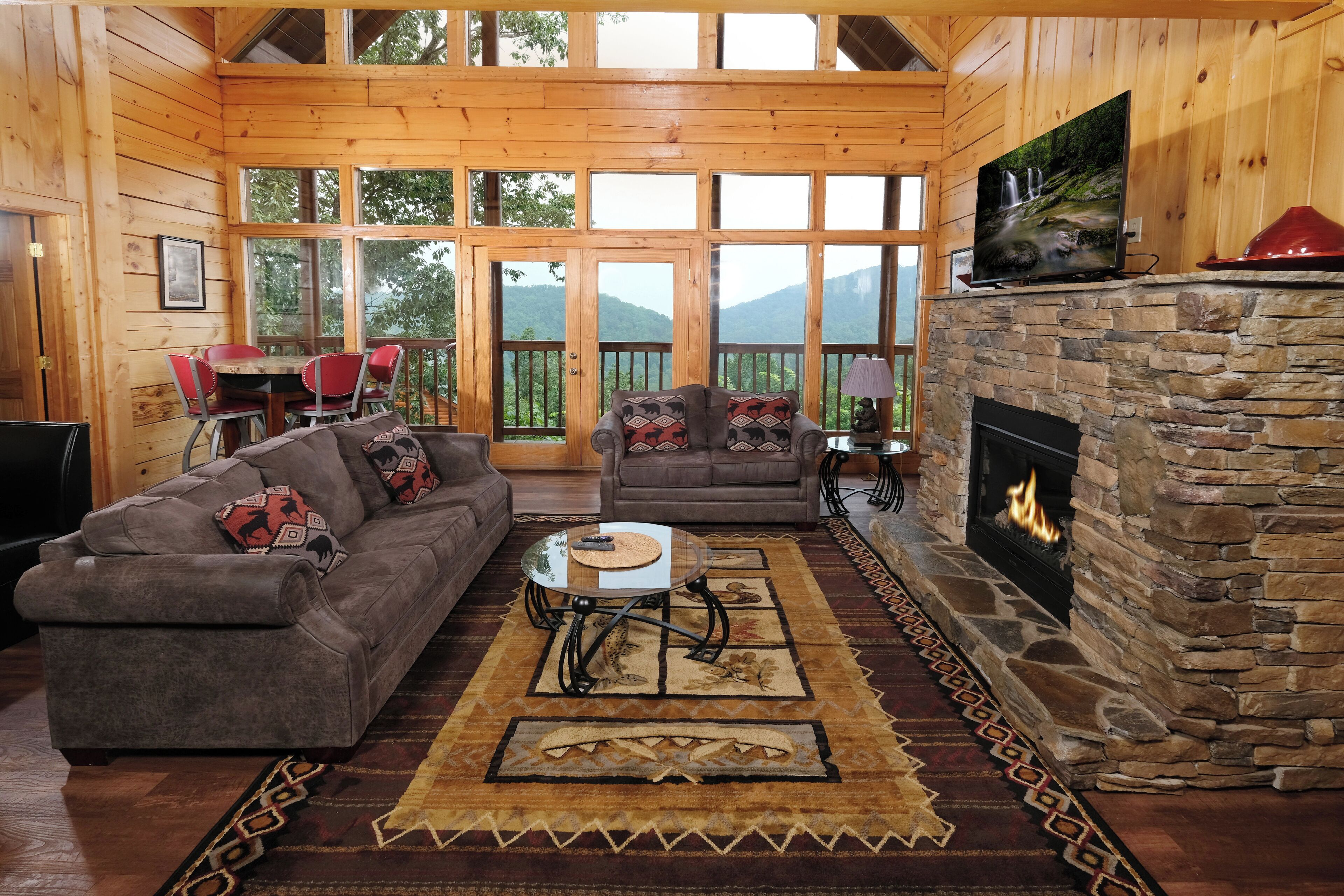 智能电视、壁炉、电子游戏、桌上足球