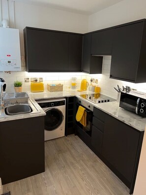 Kühlschrank, Ofen, Herdplatte