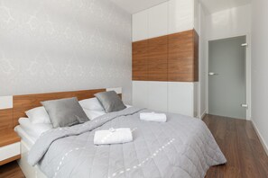 Apartment, 2 Bedrooms, Balcony | 2 bedrooms, bed sheets - Glamorous Apartment Wilanow by Renters (Warsaw)