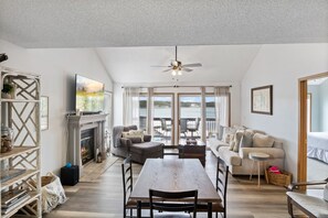 Smart TV, books - Poolside Condo with Amazing Lake Views & Design (Osage Beach)