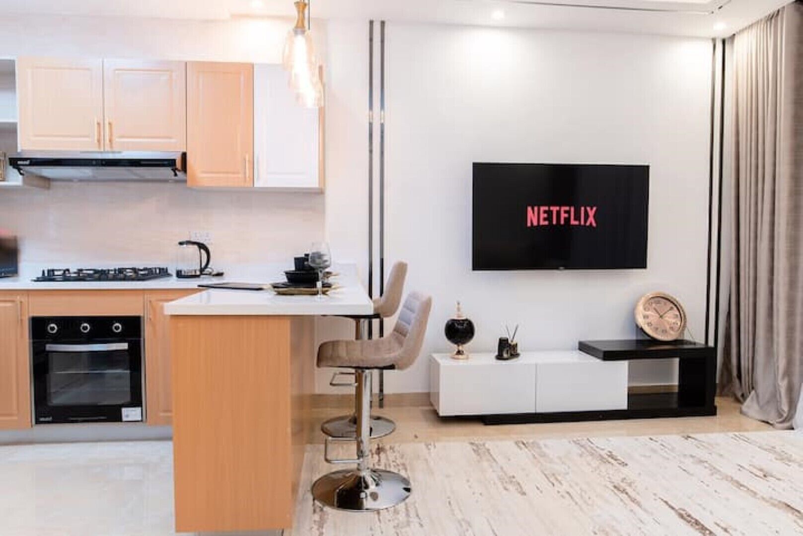 冰箱、微波炉、烤箱、电热水壶