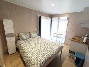 1 bedroom, free WiFi, bed sheets