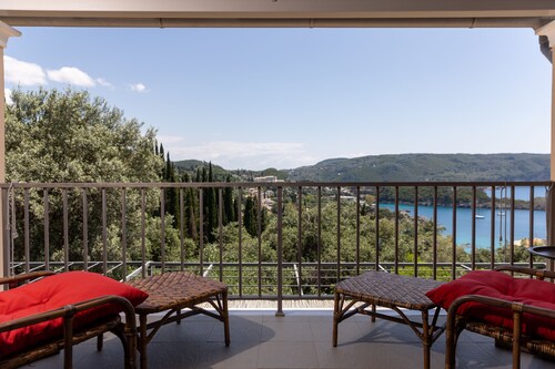 Comfortable summer apartment with stunning sea view.