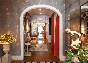 Interior - HoHomes   Luxury Palacete (Barcelona)