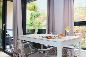 Apartment (1 Bedroom) | Living area