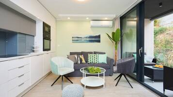 Apartment (1 Bedroom) | Wohnbereich