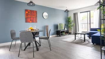 Apartment | Dining