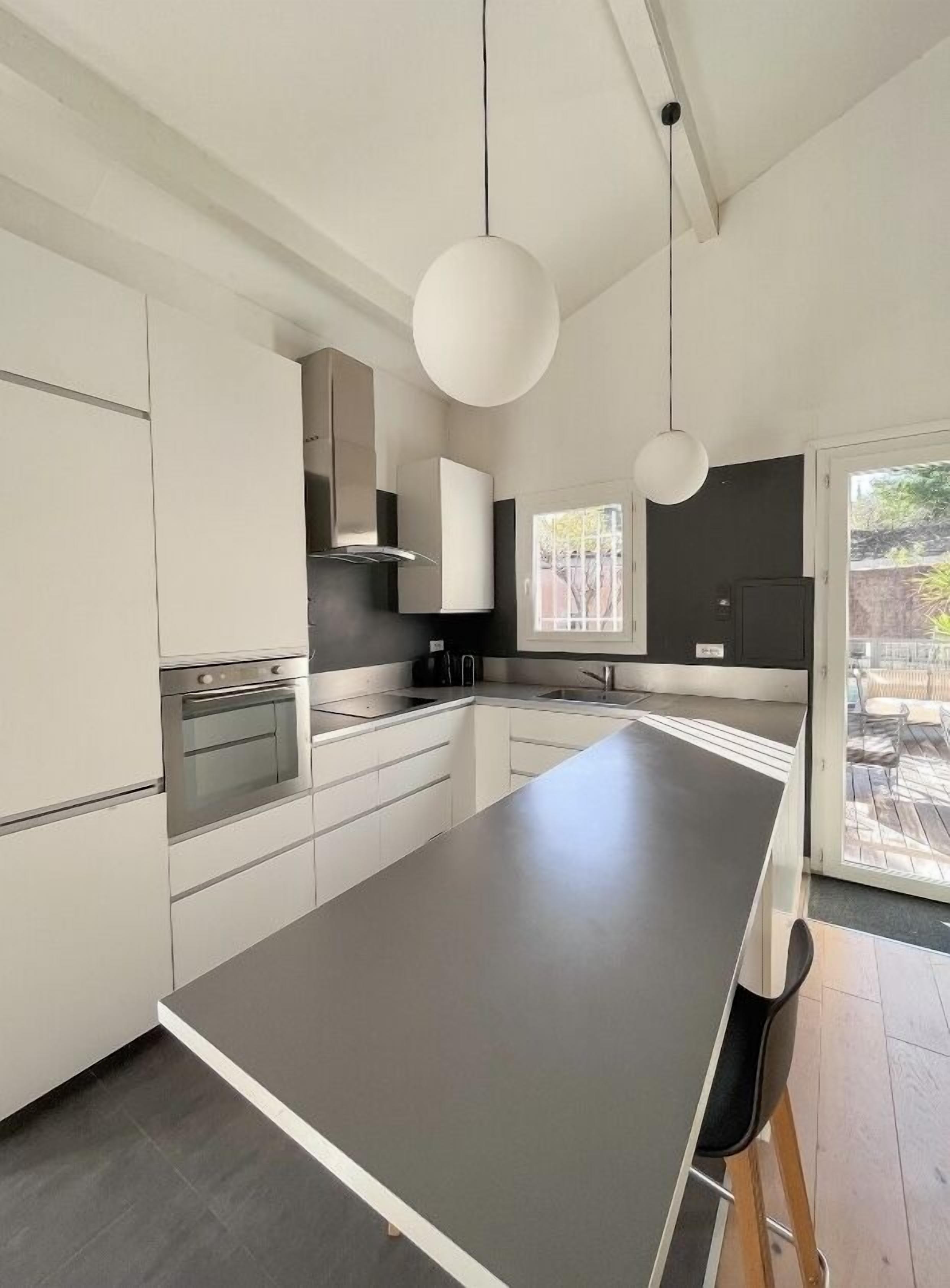 Pretty villa near the city center of Nîmes