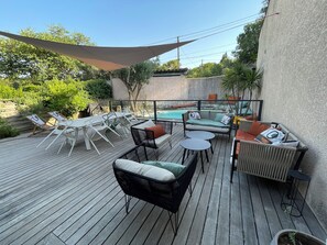 Outdoor dining - Pretty villa close to Nîmes town center (Nîmes)