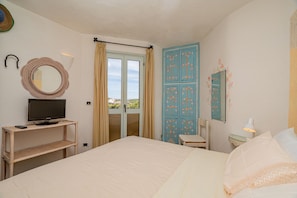 2 chambres, fer et planche à repasser, draps fournis