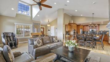 Smart TV, chimenea, futbolito y tenis de mesa